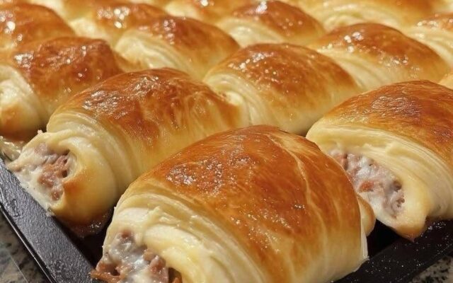 Flaky Sausage & Cheese Crescent Rolls — The Easy Breakfast Everyone Grabs First